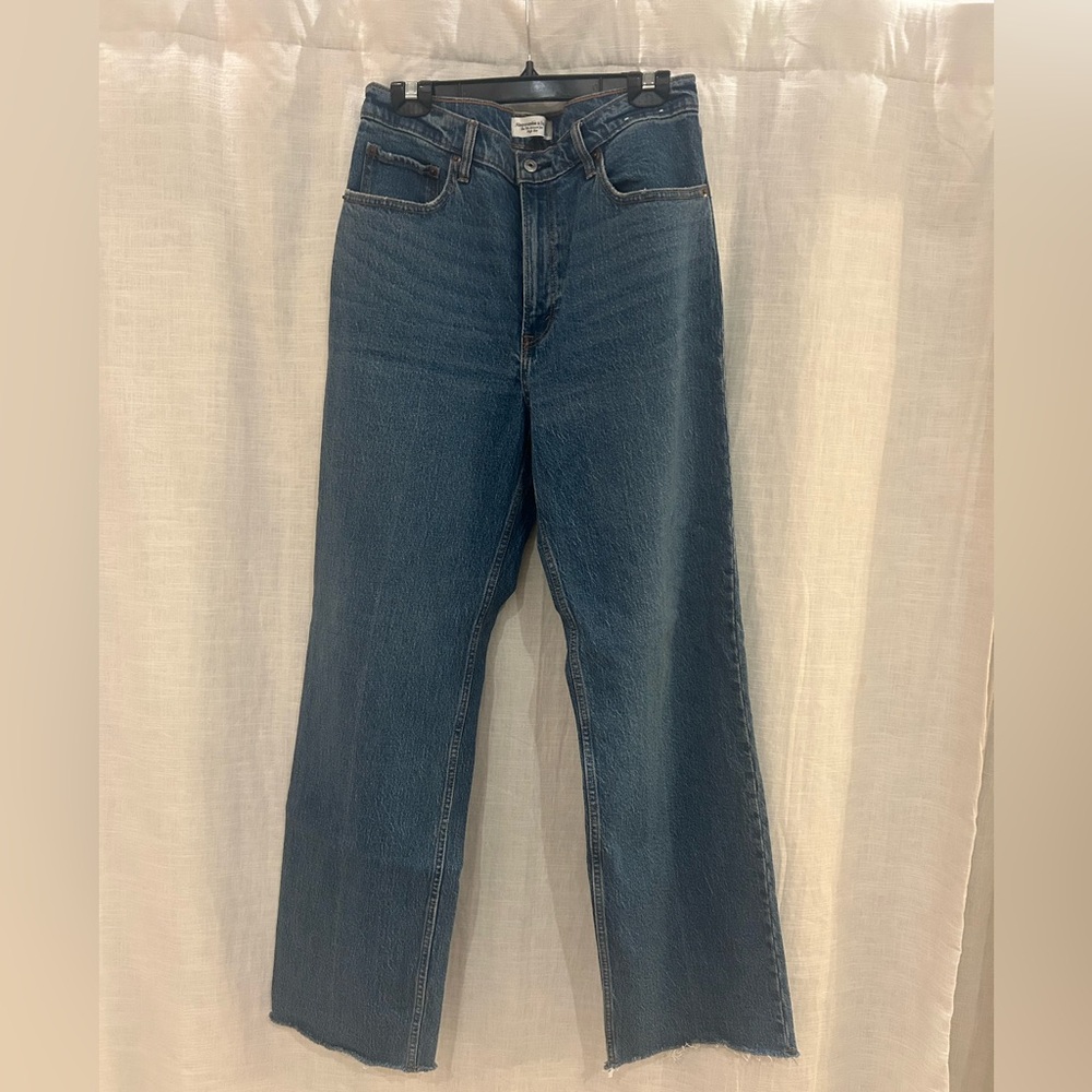 Abercrombie & Fitch women’s Straight Blue Jeans